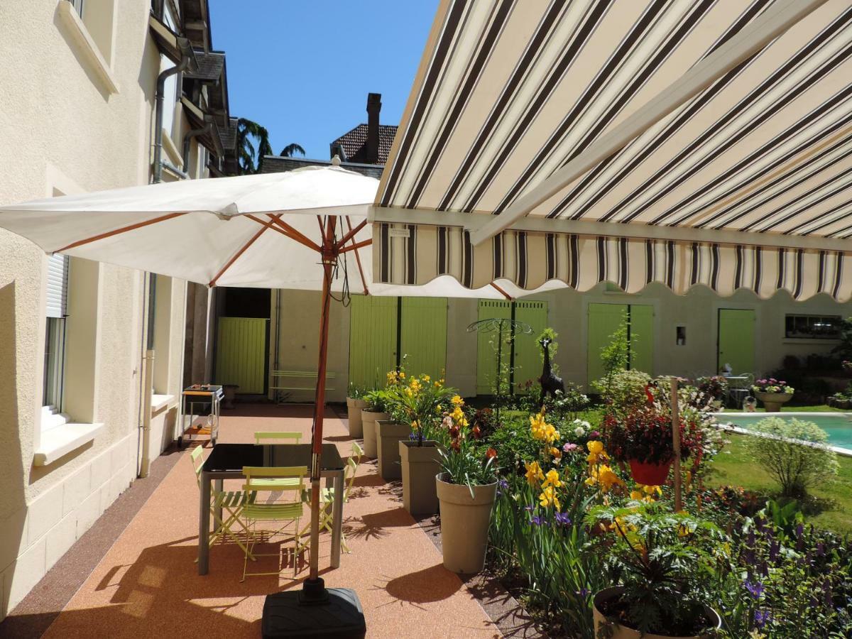 Sees Chez Vous Acomodação com café da manhã Exterior foto